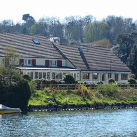 Logis - Hôtel & Restaurant des Lacs Paris Sud, hotel em Viry-Châtillon