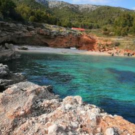 Kuća za odmor Gnjila u uvali iznad prekrasne plaže