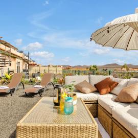 Villa Fénix - Oasis in Natural Reserve, Hotel in Lajares