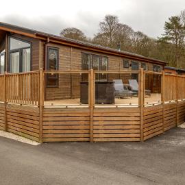 Lakeside 4 Lodge, hotel u gradu Vindermir