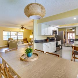 Fort Pierce Vacation Rental: Walk to Beach & Jetty, hotel in Fort Pierce