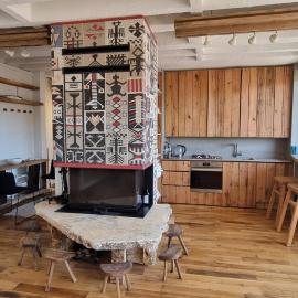 City centre 'Farmhouse in the Sky' designer apt.