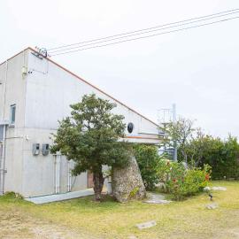 古宇利ゲストハウス1835, hotel di Kouri