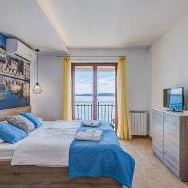 Apartments G, khách sạn ở Trogir