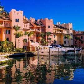 YOLO Spaces - Sotogrande Marina Luxury Apartment, hotel in San Roque