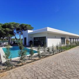 Valverde 2 Villa, Vilamoura, Algarve, only 5 minutes from Marina, Golf and Beach