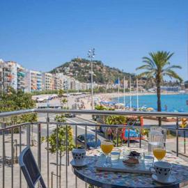 Rentalsbcn - Passeig de la Marina โรงแรมในบลาเนส