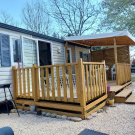 mobil home 157 tout confort 6 personnes climatisé au pied du Luberon, hotel en La Roque-d'Anthéron