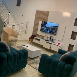 Jilles apartments -4bedroomduplex24hrlight&security, viešbutis mieste Lekis