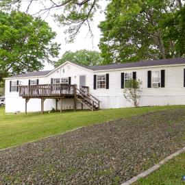 Lakefront Many Vacation Home w/ Deck & Views, hotel di Many