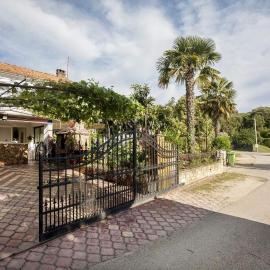 Apartments with parking space Rovinj - 21107
