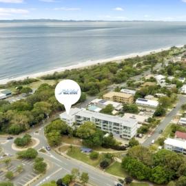 Large Modern Unit With Lift & Pool