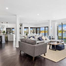 Opulent Canal-Front Retreat