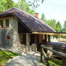 Kārkli – hotel w mieście Kandava