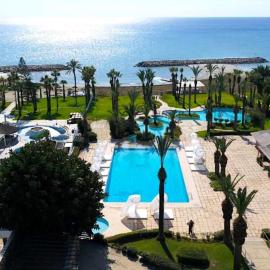 Sandy Beach Hotel & Spa, hotel sa Larnaka