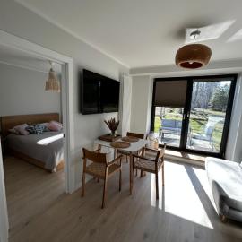 Albatross Getaway by the sea, SPA and forest with a Terrace, отель в Кестерциемсе