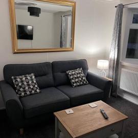 Semi-detached chalet at Maryville Caravan Site - Uddingston, Glasgow, hotell sihtkohas Uddingston
