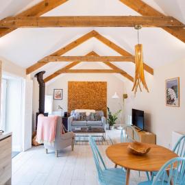 Sleepers Barn, hotel in Saint Teath