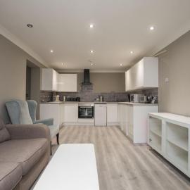 Riverside Central Kingston Flat 1B, hotel Surbitonban