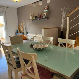 La Mota Beach House with Pool & BBQ, hotelli Cubellesissa