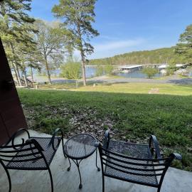 Mountain Harbor King Guest Room on Lake Ouachita, hotel i Mount Ida