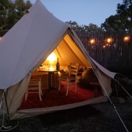 Macedon Ranges Glamping with kangaroos - Tent、マセドニアのホテル