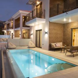 Inorato - Luxury Villas with Private Swimming Pool, hotel din Kalamitsi