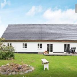 Dejligt stort hus med spa, viešbutis mieste Ålbæk