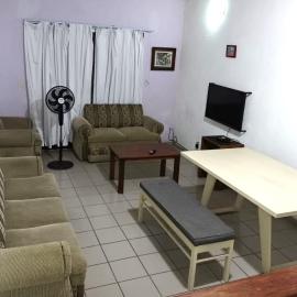 Bonita casa amueblada para 12 personas a 3 Kms del centro Cuernavaca, hotel v destinácii Cuernavaca