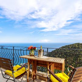 Sea View Apartment with Private Secure Parking - 2