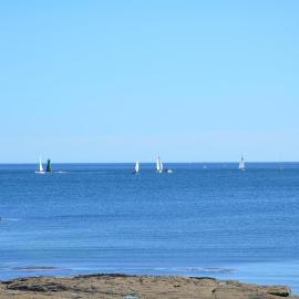 Votre VUE EN BLEU !! Très lumineux, Vue mer exceptionnelle et plages, wir sprechen flieBen deutsch, we speak English, готель у місті Конкарно