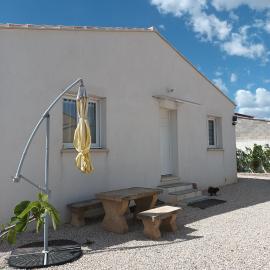 Paisible P2 pour 4 voyageurs, hotel in Saint-Gilles
