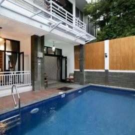 Vila Keluarga Syariah Mawar 82, Dago Resort 4BR dengan Privat Pool BBQ dan Rooftop