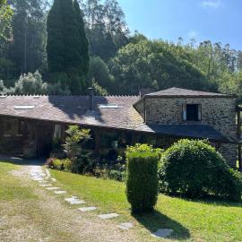 Casa Rural O Vilar، فندق في Mera de arriba