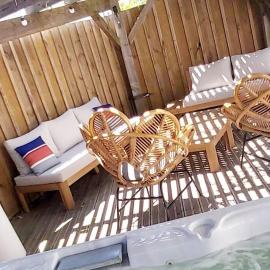 La Maison Tchanquée jusqu'à 12 personnes Jacuzzi privé, hotel in Gujan-Mestras