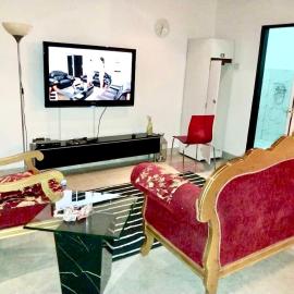 Yazmin Studio Residence, hotell i Lamin