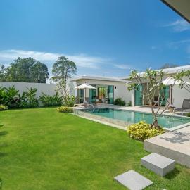 Shambhala Grand Villa - Private Pool Villas by Escape Villas - Top Choice - Guest Favorite - Best Location, hotel in Bang Tao Beach