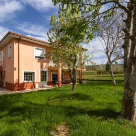 CASA NIDES, hotel a Doade