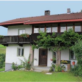 Chalet in Tyrol with Sauna and Ski Slopes, Hotel in Brandenberg