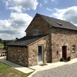 Chic 2 Bed Near Alton Towers, Polar Bears, Peak District, готель у місті Лік