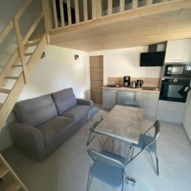 Studio Chez Mongery, hotel in Landreville