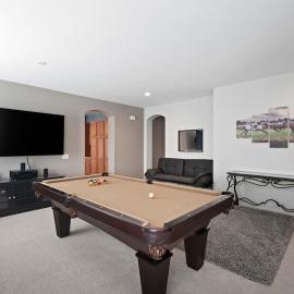 Walking distance to Coachella and Stagecoach with 4 bedrooms, hotel v mestu Indio