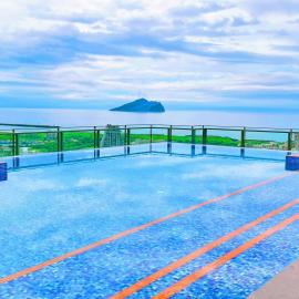 光嶼海溫泉海景無邊際泳池豪華套房 โรงแรมในHsin-hsing