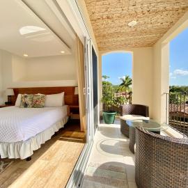 Tropical Luxury 2Bdr condo - Pool view - At the Beach, hotel in Tamarindo