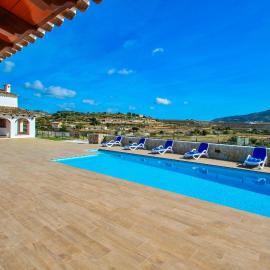 Rosalia - holiday home with panoramic view and private pool in Teluda