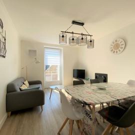 Appartement rénové 5 personnes avec balcon au centre de Perros-Guirec - FR-1-368-382