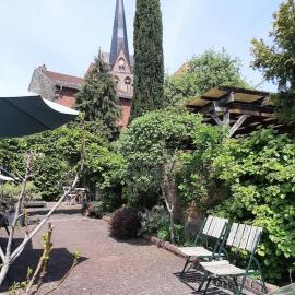 Haus mit wunderschönem Garten, khách sạn ở Bad Freienwalde