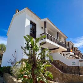 Casa Pueblo Overlooking the Village of Lubrín!, hotel a Lubrín