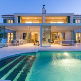DUE VILLAS Apartments - beautiful beach apartments, hotel en Dobropoljana