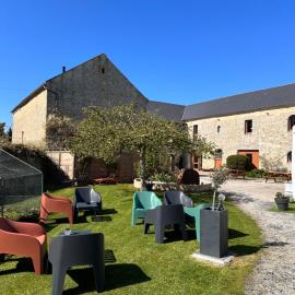 Hôtel Restaurant le clos de l 'Ancien Pressoir，Commes的飯店